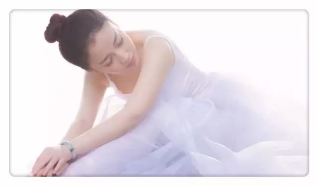 “谈个恋爱还要我变坚强?做梦吧”