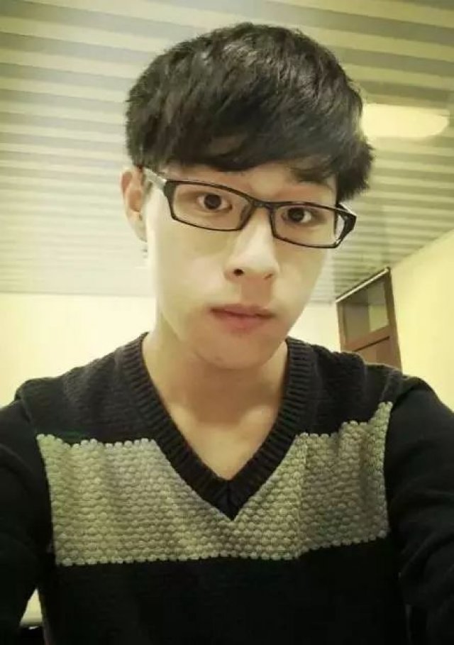 95后高颜男神何家豪,为你揭开诡异写作思维的养成秘