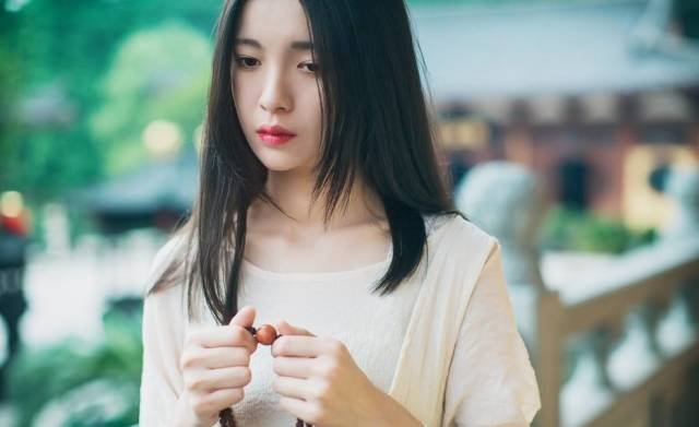 朋友圈里,早就没有我爱的人了……